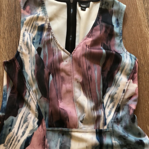 Women’s Sleeveless Dress - Picture 3 of 4